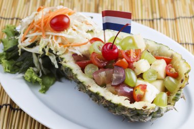 Ananas Meyve salatası 