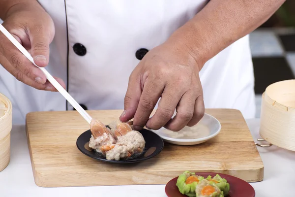 Chef presentó chino Dim Sum —  Fotos de Stock