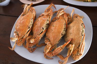 Yengeç, yemeye hazır