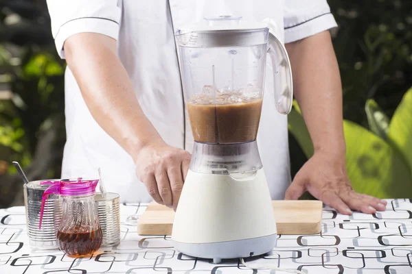 Şef dönüşte anahtarı blender