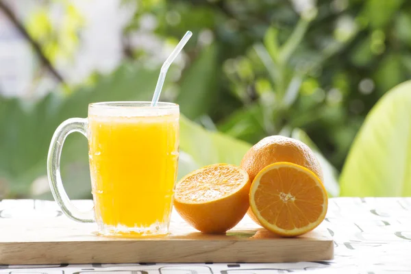 Glas oranje smoothie — Stockfoto