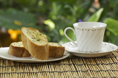 sarımsaklı ekmek plaka