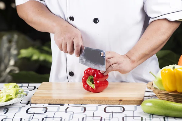 Chef taglio Red Bell Pepper — Foto Stock