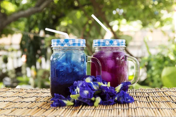 Asian pigeonwings (Butterfly Pea) juice — Stock Photo, Image
