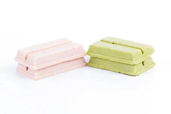 Matcha grönt te och jordgubbe choklad wafer — Stockfoto