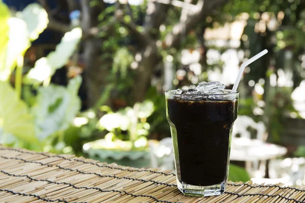 Ijs zwarte koffie Thaise stijl — Stockfoto
