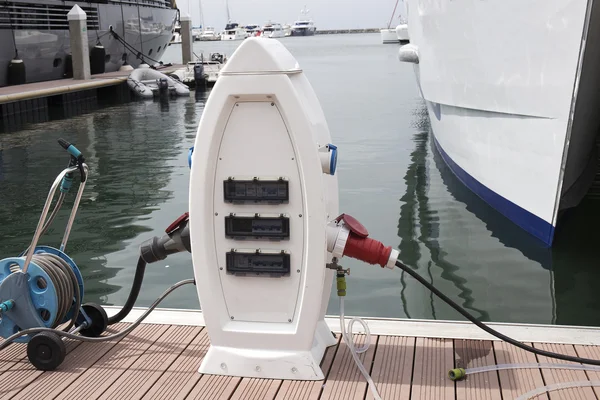 Power supply for boat charging