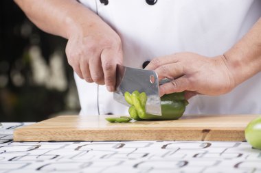 Şef kesme yeşil dolmalık biber 