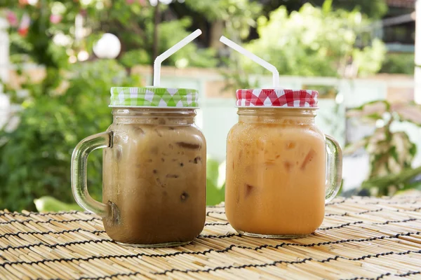 Ijs thee en koffie Thaise stijl — Stockfoto