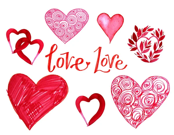 Červený Valentýn srdce a nápis slovo láska akvarel a marker ruka kreslené izolované na bílém pozadí. Výtvarný objekt pro oslavu, svatbu, pohlednici, tapety, obaly, samolepku — Stock fotografie