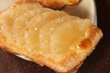 Ananas ile lapa lapa pasta