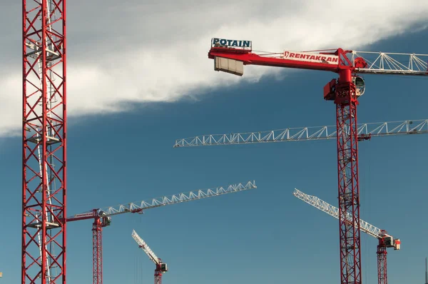 Cranes on a construction site — Stock Photo, Image