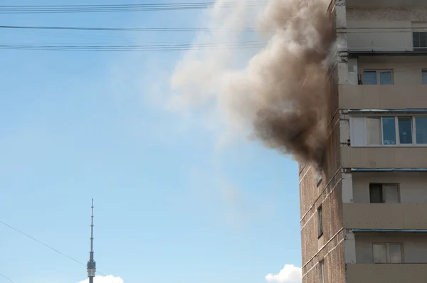 Пожар в жилом доме — стоковое фото