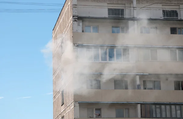 Пожар в жилом доме — стоковое фото