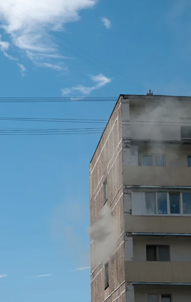 Пожар в жилом доме — стоковое фото