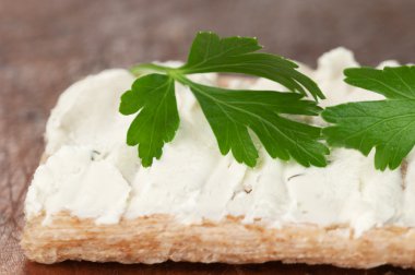 Lor peynirli gevrek ekmek