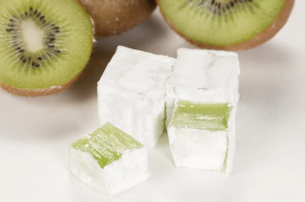 Lukum (Turkish Delight) with kiwi fruit — Stock Photo, Image