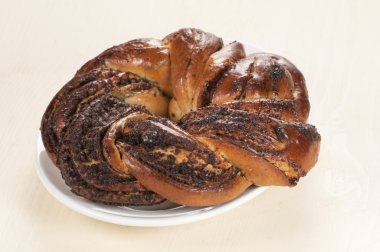 Ev tatlı rulo ile poppyseeds