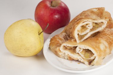 Elmalı Strudel kek
