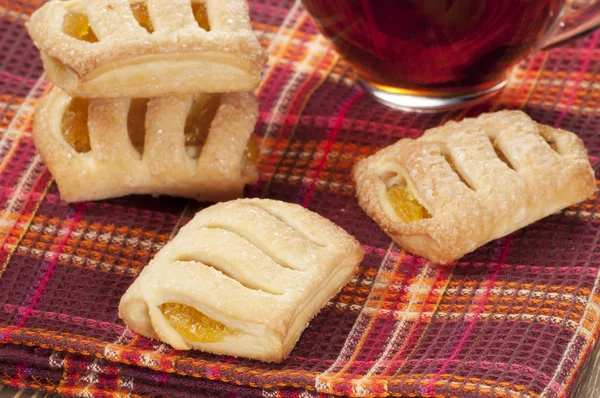 Pastel de strudel pequeño con limón — Foto de Stock