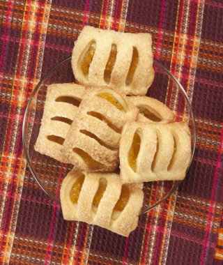 Limonlu kek küçük meyveli turta