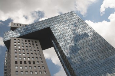 yüksek katlı bina 
