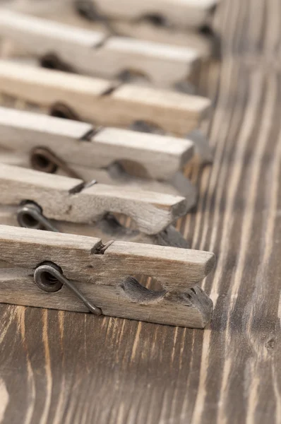 Vieux épingles à linge en bois — Photo