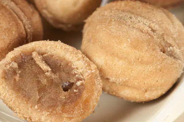 Pastel "Nueces" con mermelada de leche —  Fotos de Stock