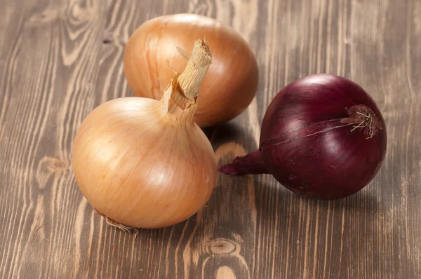 Red and yellow onions — Stock Photo, Image