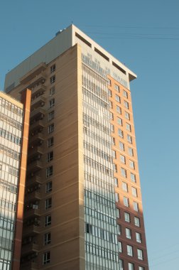 Yeni yüksek katlı apartman