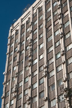 Klimalar ile modern bina