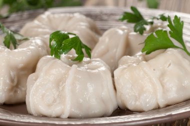 Hıngel bir plaka üzerinde