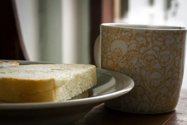 taze ekmek ve kahve kahvaltı için