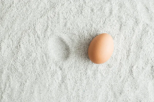 Minimal Easter Concept Brown Egg Trail Sand Summer Holiday Idea — Stock Photo, Image