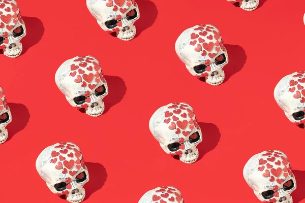 Patrón Cráneo Con Pequeños Corazones Rojos Concepto Amor Romántico Mínimo — Foto de Stock