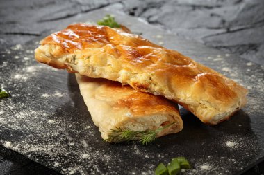 Placinta, geleneksel Moldova hamur işleri. Chisinau, Moldova. Süzme peynirli placintalar.