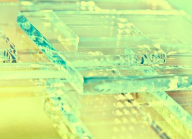 Renkli camların kareleri