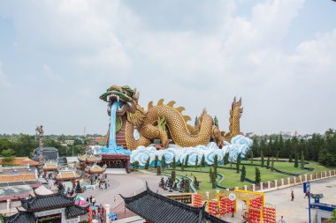 : Suphanburi, Thailand-Şubat 22, 2016: Shaolin savaşçı keşiş ejderha torunları Müzesi, Şubat'ta: Suphanburi bronz heykeli 22,2016