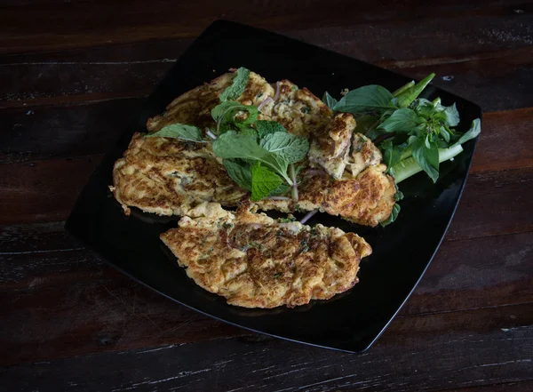 Omelet mix with Spicy minced pork salad — Stock Photo, Image