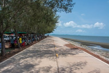 Kumsalda Körfez Prasae veya Paknam Prasae, Rayong, Tayland