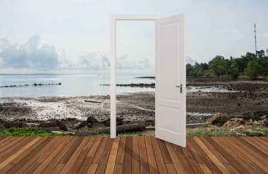 Açılış kapının arkasında manzara