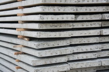 Grup sitesinde beton paneller 