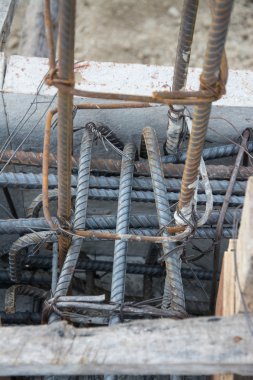 Çelik kravat zemin kiriş ve sütunun beton iş bekliyor