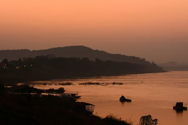 Crepúsculo do rio Khong em Chaingkhan, Tailândia — Fotografia de Stock