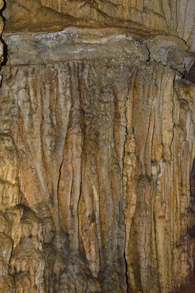 Limestone wall in a cave covered with dripstone ,Cheow Lan lake, Khao Sok National Park, Thailand — Stock Photo, Image