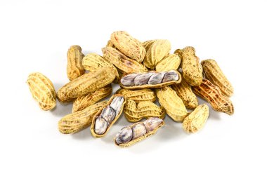 Closeup kurutulmuş fıstık beyaz izole