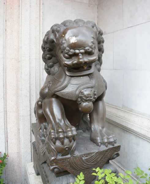 Estátua do Leão, antigas artes tradicionais chinesas — Fotografia de Stock