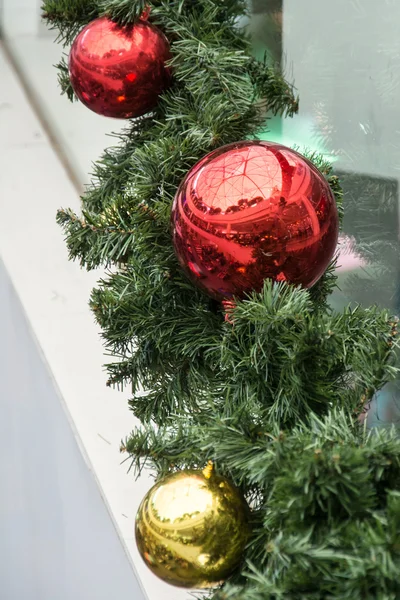 Christmas-tree decorative red and glod ball — Stock Photo, Image