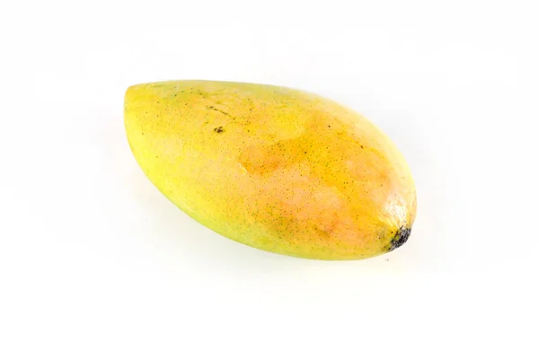 Žluté mango izolované na bílém pozadí — Stock fotografie