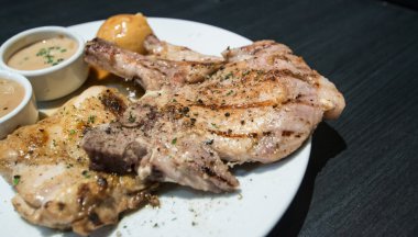 Pirzola ve sos tavuk